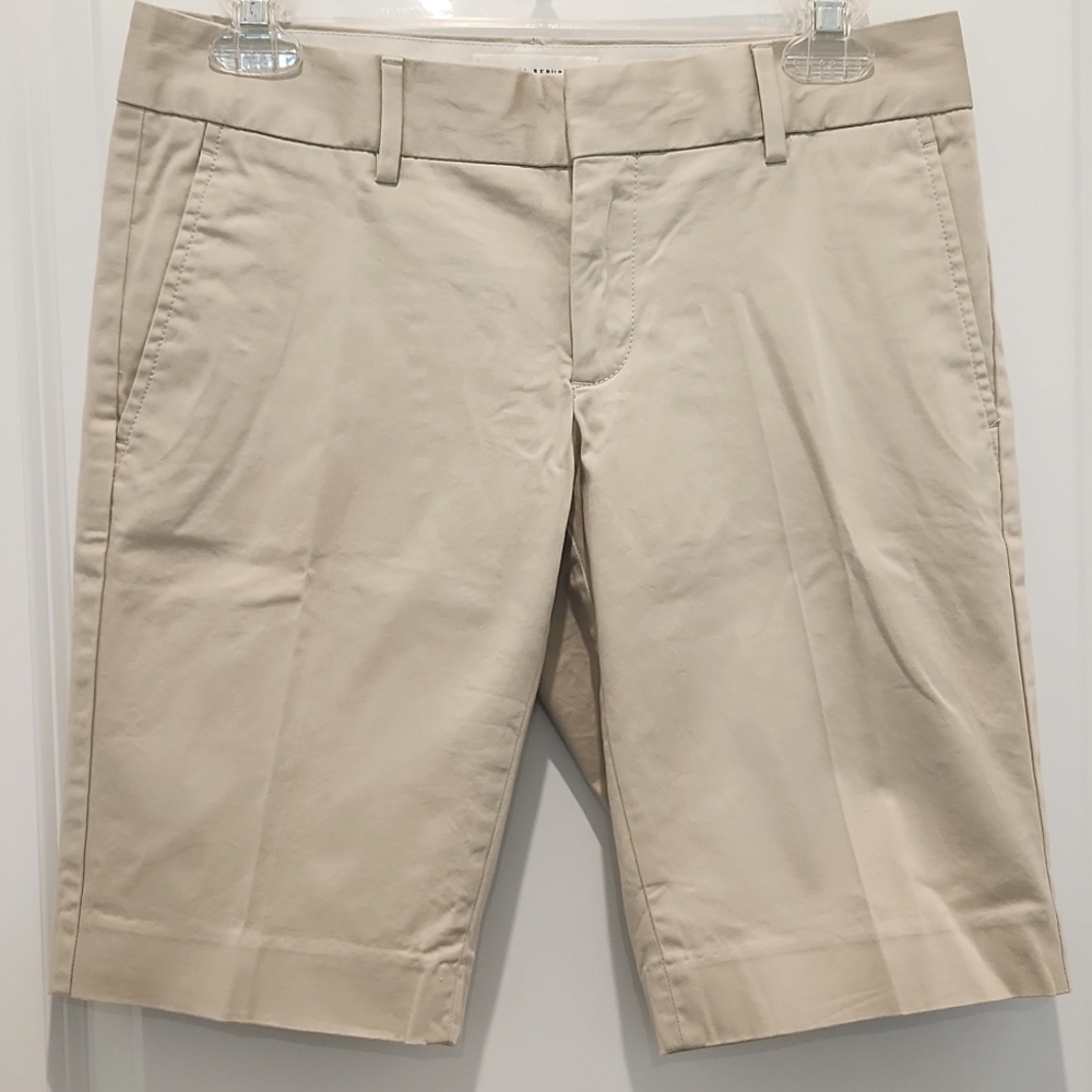 Women's Banana Republic Shorts - Size 2